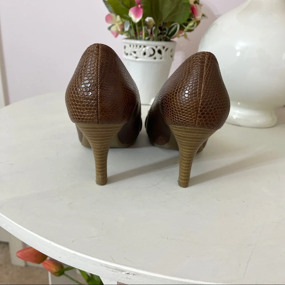 AEROSOLES cushioned heels